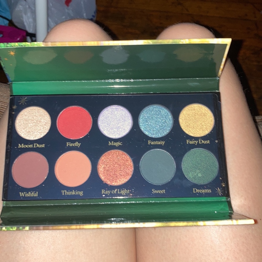 Makeup - Picture 2 of 2